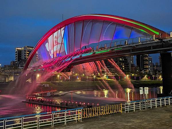 台北市/松山區/彩虹河繽公園/水舞欣賞