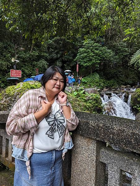 社區旅遊/宜蘭縣/礁溪鄉/五峰旗瀑布/雨中無法往上爬美食街加