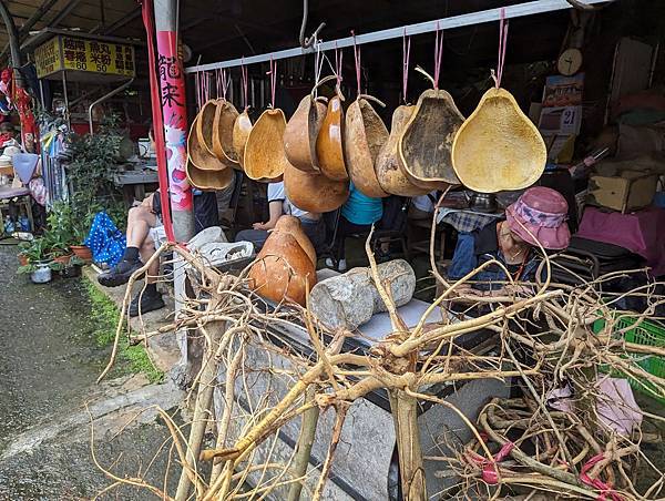社區旅遊/宜蘭縣/礁溪鄉/五峰旗瀑布/雨中無法往上爬美食街加