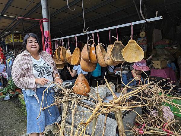 社區旅遊/宜蘭縣/礁溪鄉/五峰旗瀑布/雨中無法往上爬美食街加
