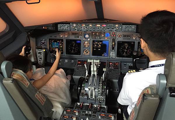 可樂開飛機.jpg 可樂開飛機.jpg