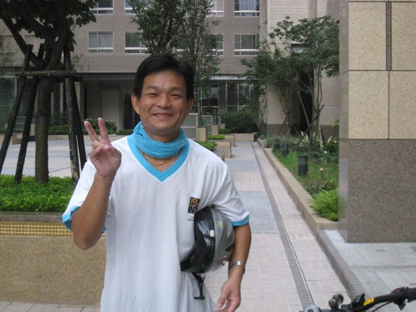 01.出發前  先拍張 照  來  笑一個.JPG