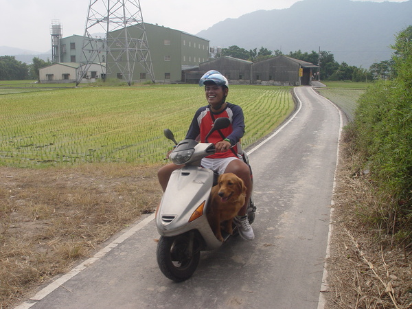 57.怪獸  你竟然騎車上小紫薇.JPG