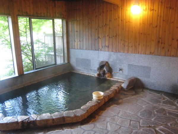 980520001一早無人的大眾湯.JPG
