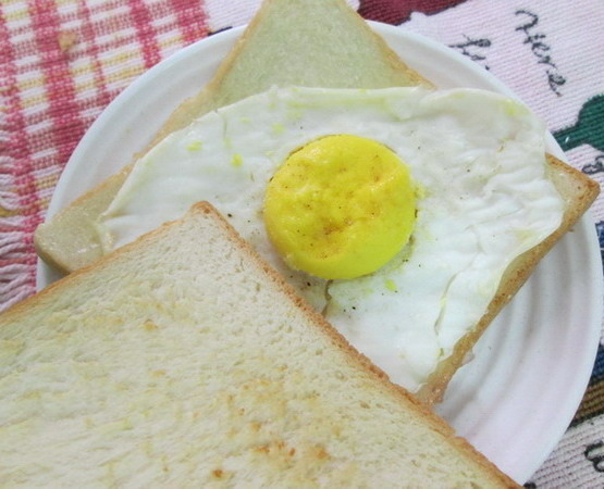 荷包蛋+烤土司(電鍋)