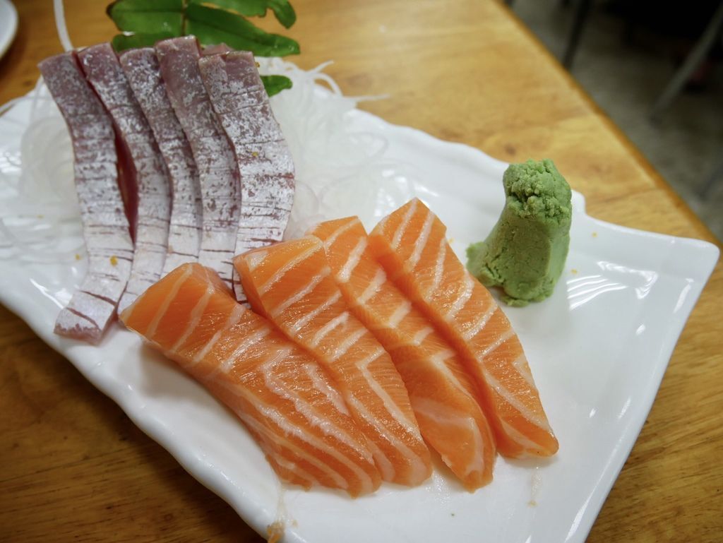 食記 礁溪 和壽司 礁溪老街上超值又新鮮的日式料理 厚厚的生魚片吃了超滿足 Hello 艾莉妞妞ariel