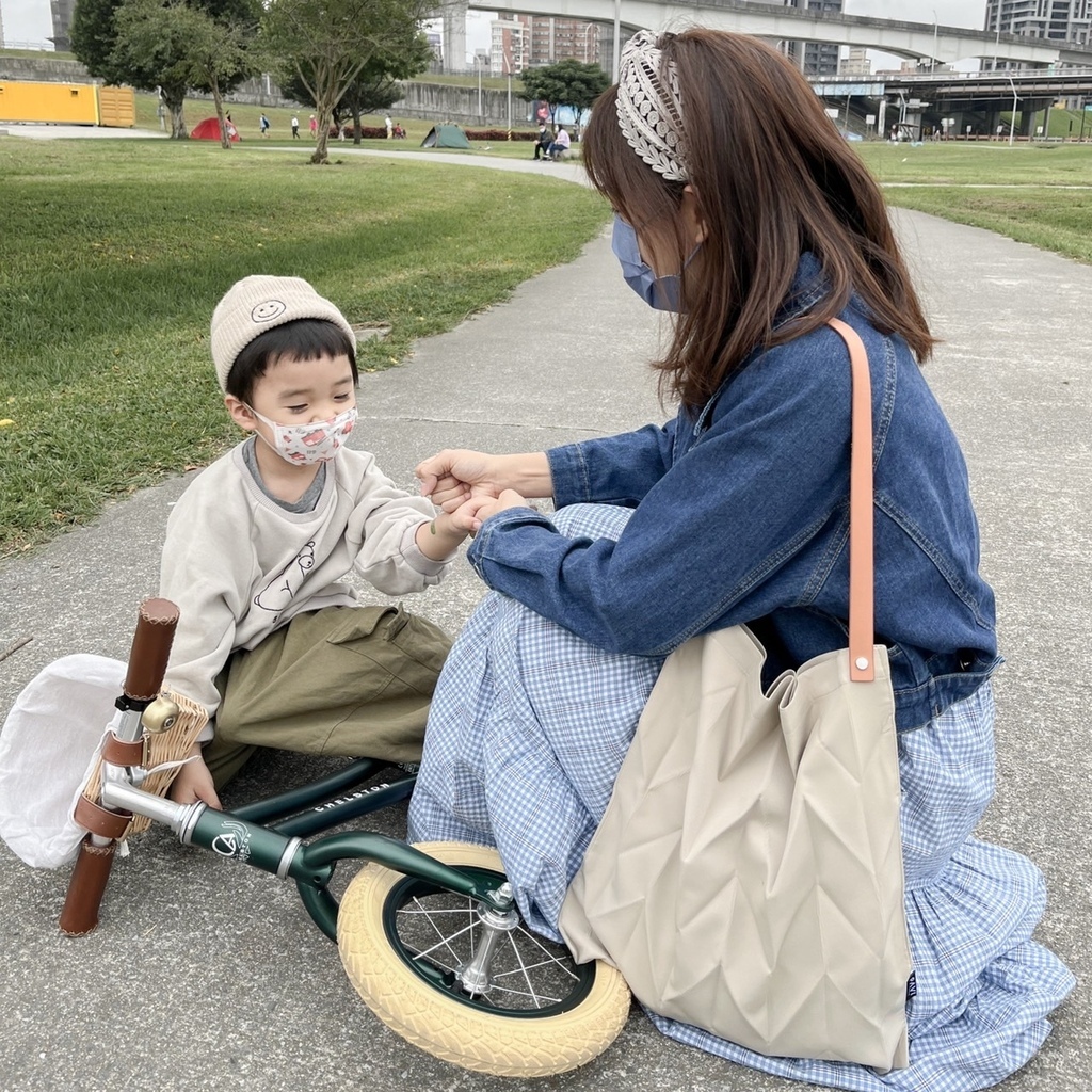 泰國PAVI STUDIO摺疊包開箱,泰國摺疊包穿搭 泰國PAVI STUDIO摺疊包開箱,泰國摺疊包穿搭