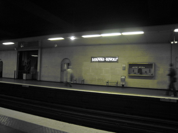 羅浮宮地鐵站