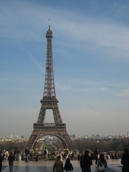 從另一面看巴黎鐵塔