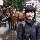 小嗨這馬車控再度無法自制的要求合照。