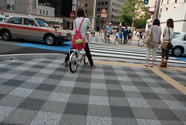 很多人騎腳踏車~