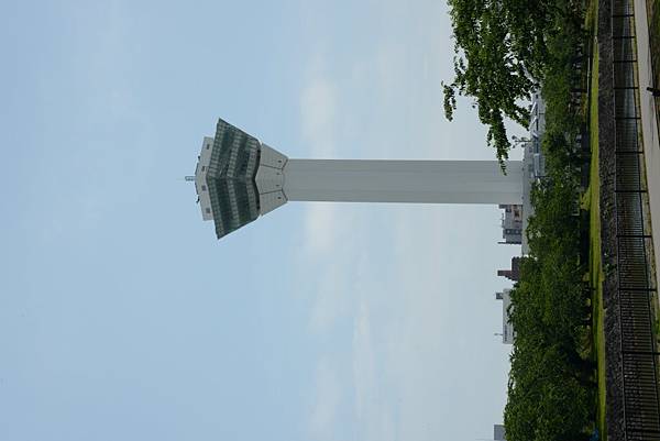 塔還是一樣顯眼~