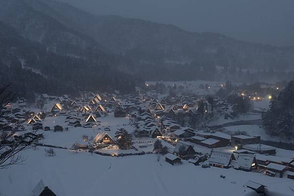 風雪很大~