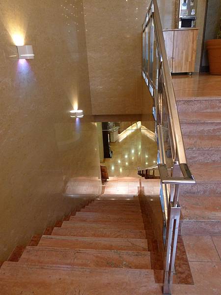 結果我忘了帶鑰匙就走出門了啦~