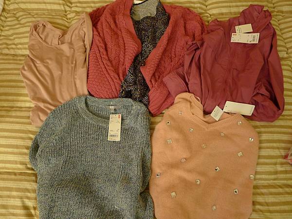 我這次的衣服~直接在UNIQLO買~哈
