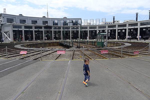 顯然對老火車頭沒興趣