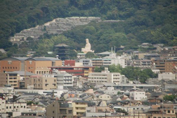 遠看到八坂塔