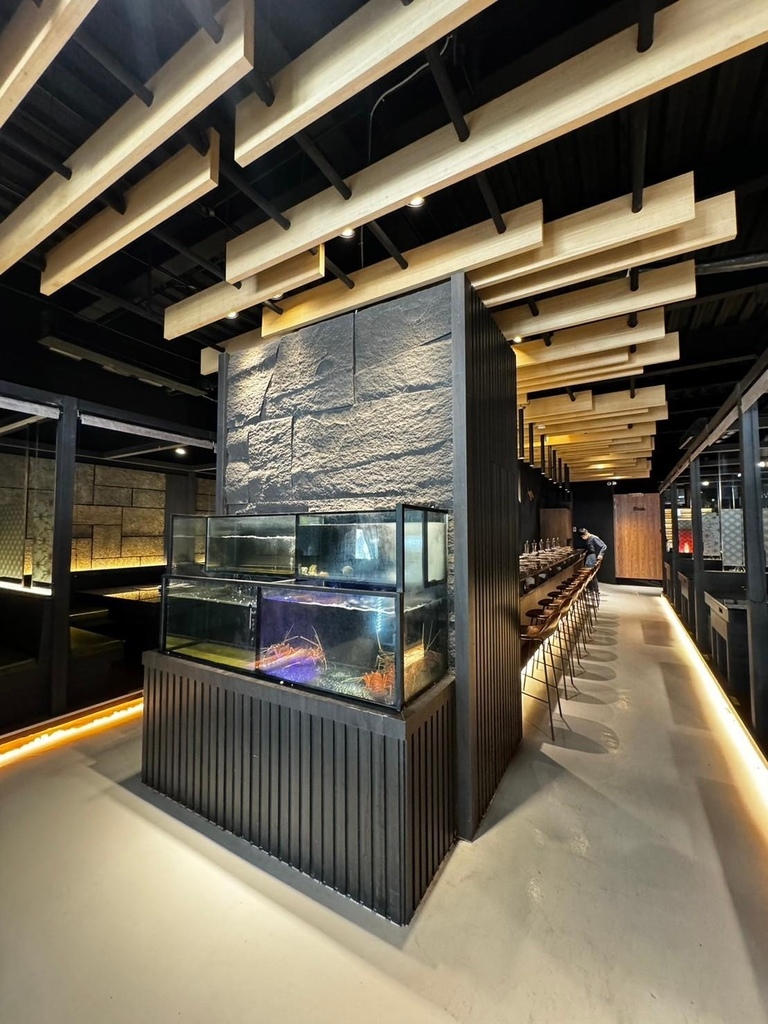 【高雄火鍋推薦】人氣海陸盛宴初體驗ㄎㄨㄥˋ湯極品鍋物·燒烤 【高雄火鍋推薦】人氣海陸盛宴初體驗ㄎㄨㄥˋ湯極品鍋物·燒烤