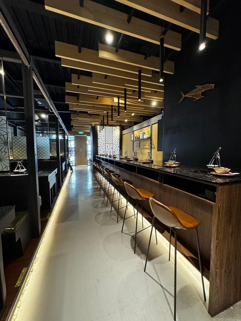 【高雄火鍋推薦】人氣海陸盛宴初體驗ㄎㄨㄥˋ湯極品鍋物·燒烤 【高雄火鍋推薦】人氣海陸盛宴初體驗ㄎㄨㄥˋ湯極品鍋物·燒烤