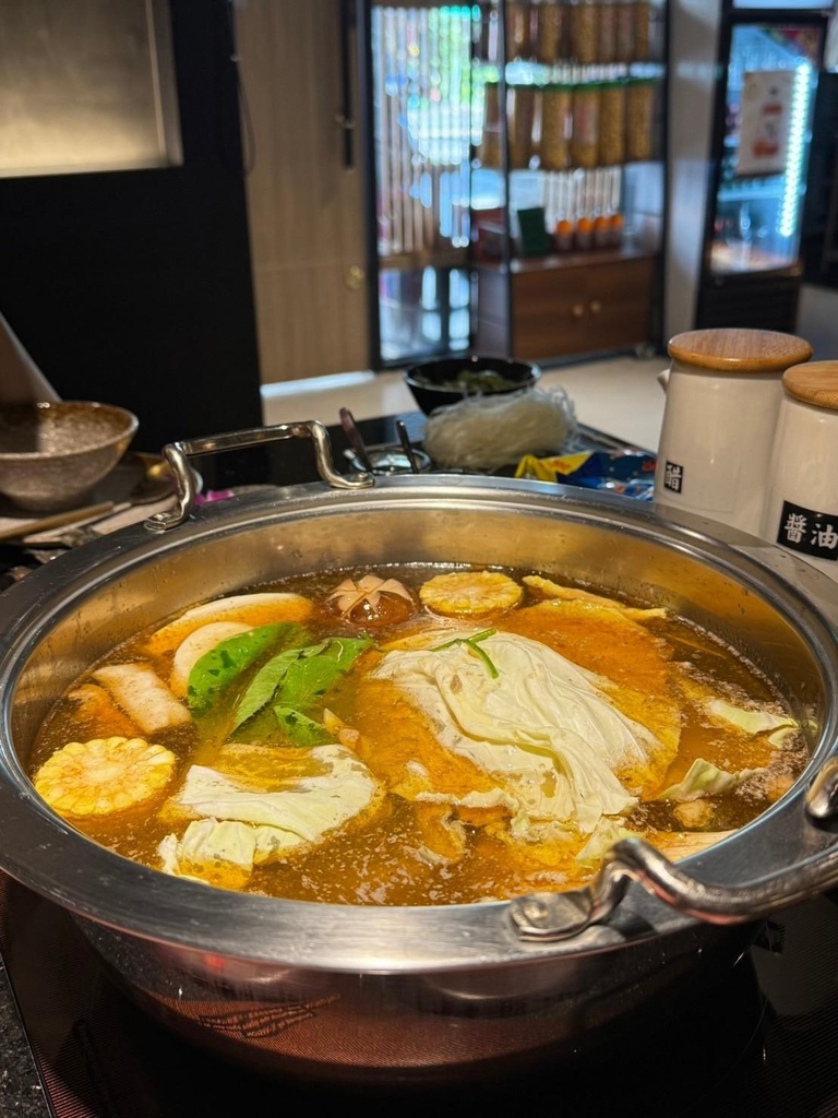 【高雄火鍋推薦】人氣海陸盛宴初體驗ㄎㄨㄥˋ湯極品鍋物·燒烤 【高雄火鍋推薦】人氣海陸盛宴初體驗ㄎㄨㄥˋ湯極品鍋物·燒烤