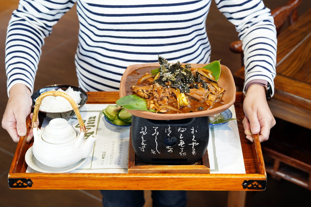 善化最有特色的餐廳！老胡記人文藝術餐廳，環境古色古香，讓享用