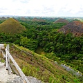 07-宿霧巧克力山 Chocolate Hills 酸酸.JPG