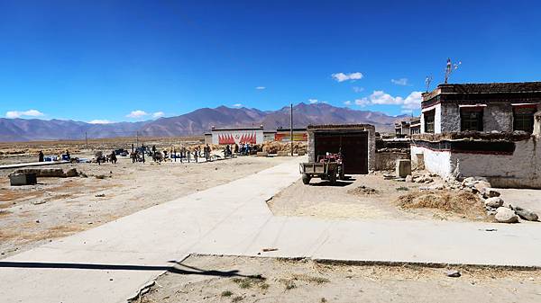 19-前往5200米珠峰大本營途中 西藏吳酸酸.JPG