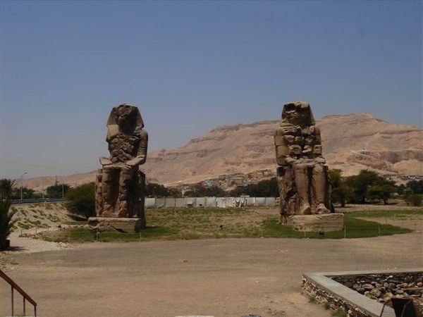 Egypt埃及-路克索-曼農神像 (1).JPG