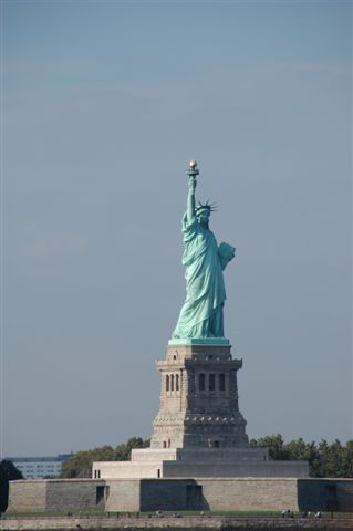 New York紐約-搭免費的Staten Island Ferry看自由女神 (37).JPG