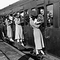 Vintage Photos of Soldiers Kissing Their Loved Ones (2).jpeg