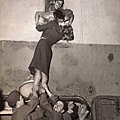 Vintage Photos of Soldiers Kissing Their Loved Ones (5).jpeg