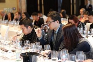 1005_guests-in-masterclass-at-decanter-shanghai-fine-wine-encounter-630x419.jpg