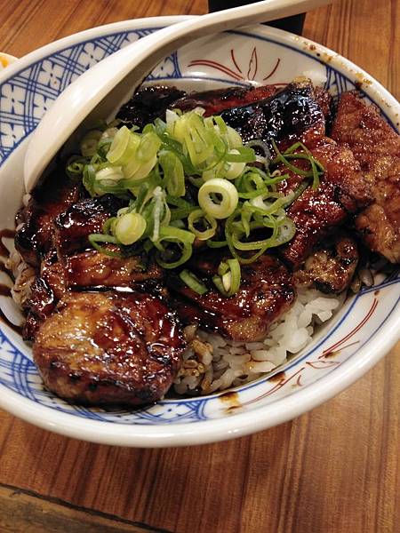 大阪_必吃美食_黑門市場_燒肉丼_天地人