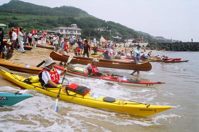 2006獨木舟橫渡基隆嶼挑戰賽