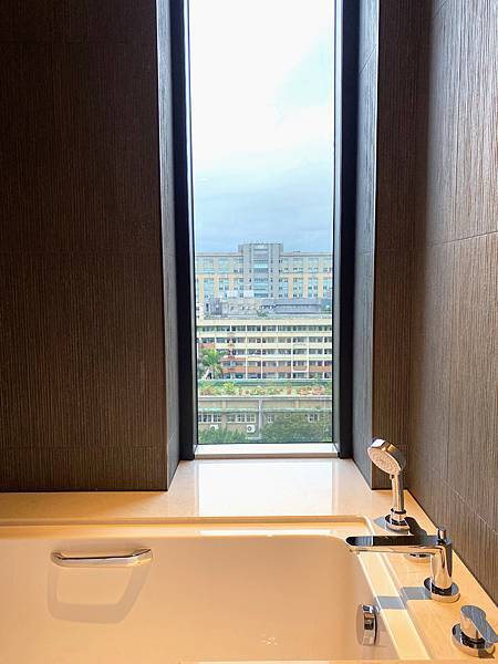 3-1、IMG_7630 台北時代寓所 善導寺站 轉角客房 浴缸 乾溼分離