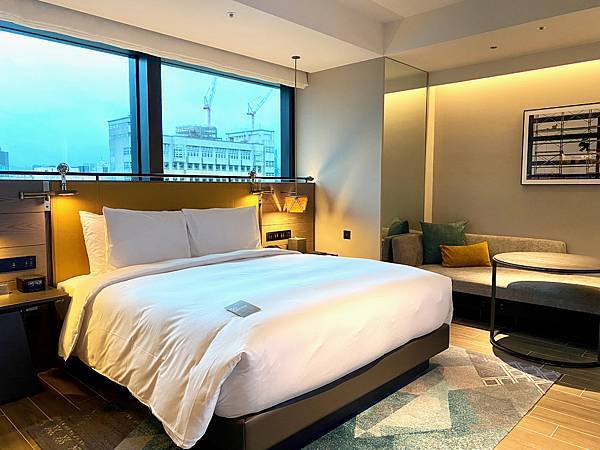 4、IMG_7613 台北時代寓所 善導寺站 轉角客房 台北101 貴妃椅