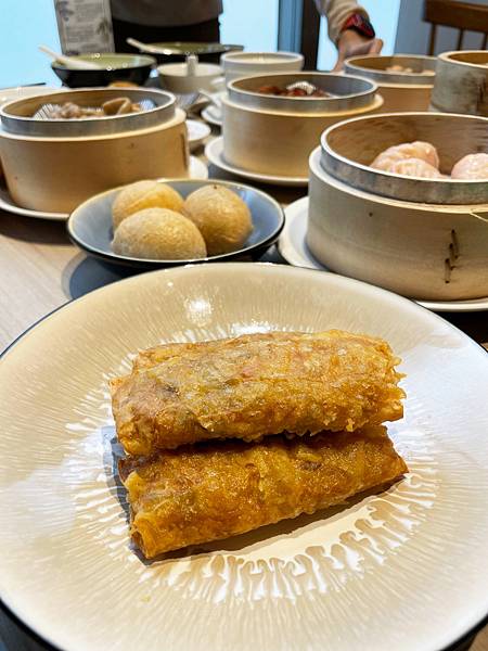 華漾 港點 環球新北中和 香茜腐皮捲 酥脆