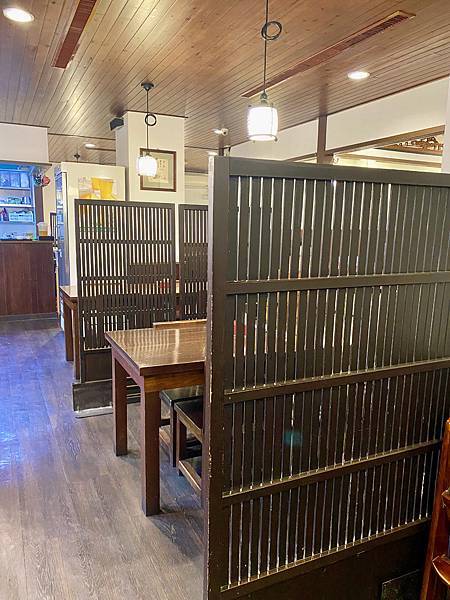 高雄 鐘庵 日本料理 日式料理 日式裝潢 日本風情 木格柵