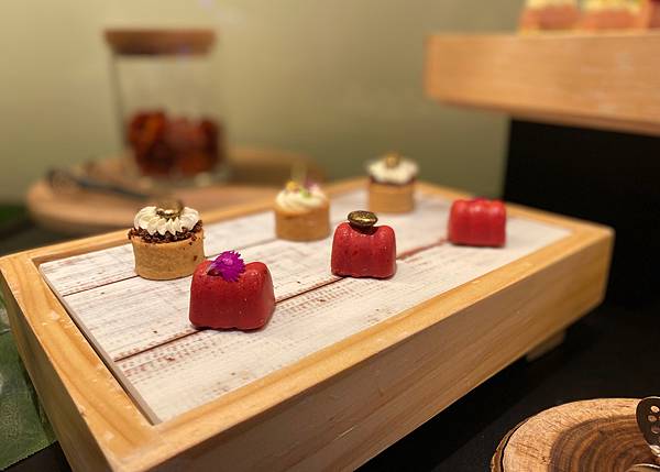 2 IMG_2384 晶華酒店 大班廊 五星級飯店 行政樓層 高樓景觀 免費下午茶 甜點