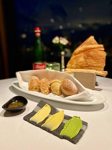 入住景觀客房看101、在泳池畔快樂野餐、吃義大利浪漫料理,情 台北旅遊 台北住宿 台北美食 台北香格里拉 馬可波羅 情人節