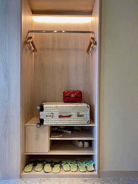 2-1、IMG_9892 桃園旅遊 桃園飯店 桃園住宿 石門福華 行政套房 日式簡約 行李櫃