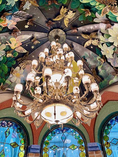 花蓮飯店 花蓮美食 七星潭 水上明月 spa 宮廷 網美 藝術品 水晶燈