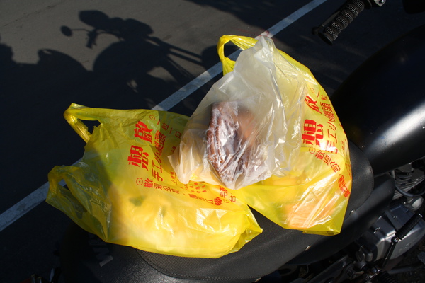 饅頭，一包100元