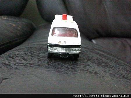 NISSAN CARAVAN警車