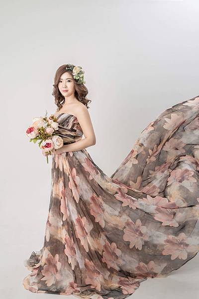 攝影:Chiao Chang 張巧 梳化造型:子歡新娘秘書 整體造型/桃園新秘/中壢新秘/北部新秘/台北新秘 場地:18度灰商業攝影空間