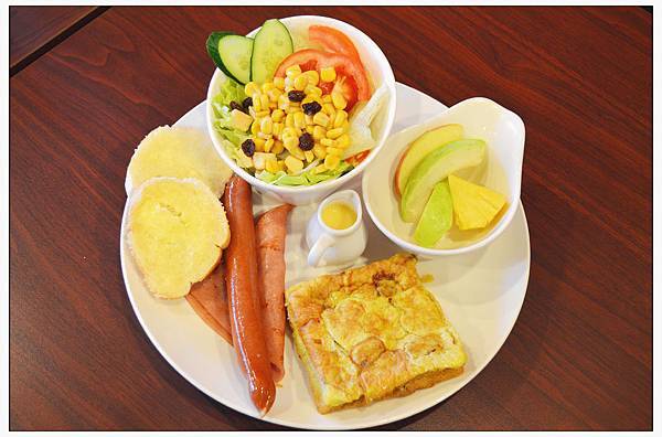 咖啡家Coffee+〈彰化辭修店〉//早午餐//下午茶 咖啡家Coffee+〈彰化辭修店〉//早午餐//下午茶