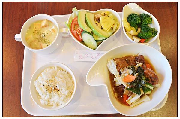 咖啡家Coffee+〈彰化辭修店〉//早午餐//下午茶 咖啡家Coffee+〈彰化辭修店〉//早午餐//下午茶