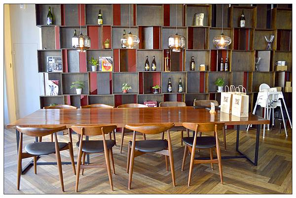 布娜飛比利時啤酒餐廳//台中公益店 布娜飛比利時啤酒餐廳//台中公益店