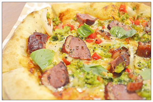 TINO'S PIZZA CAFE 堤諾比薩~台中大墩店 TINO'S PIZZA CAFE 堤諾比薩~台中大墩店