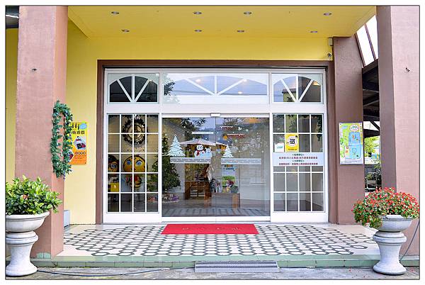 宜蘭員山景點‧餐廳))養蜂人家‧蜂采館_蜜香烤蛋糕_蜂巢鮮奶霜淇淋 宜蘭員山景點‧餐廳))養蜂人家‧蜂采館_蜜香烤蛋糕_蜂巢鮮奶霜淇淋